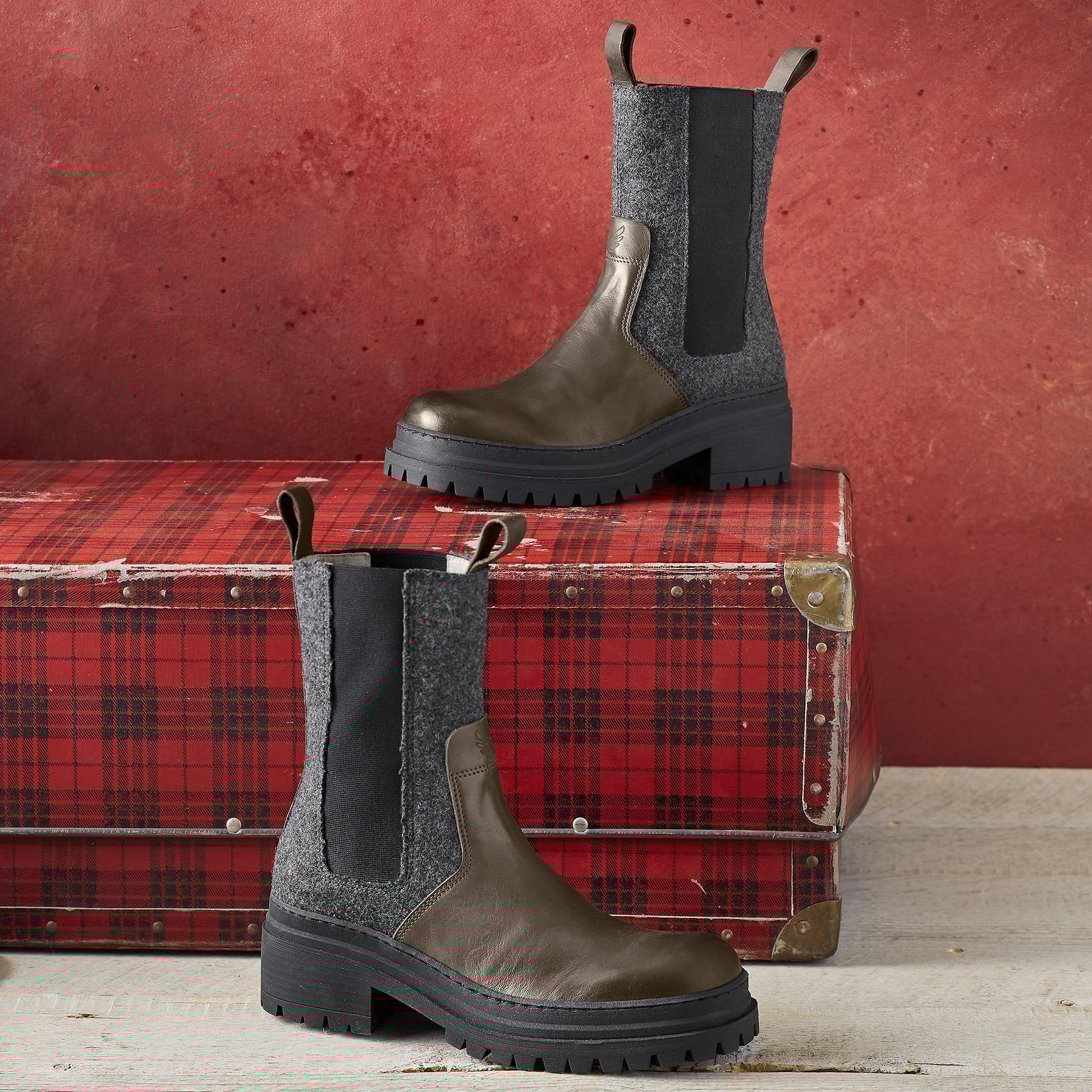 Urban Sketch Boots