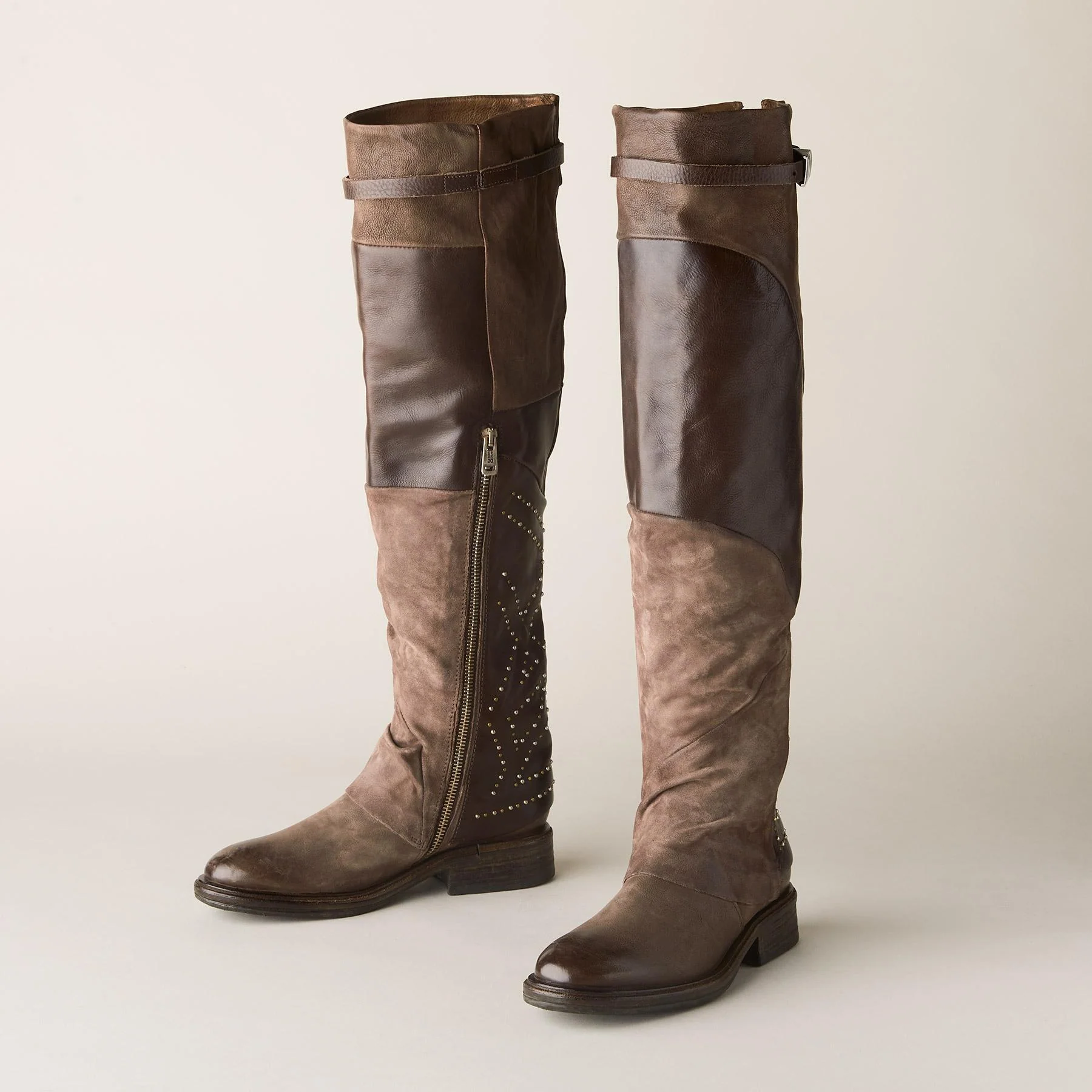 Pilar Boots