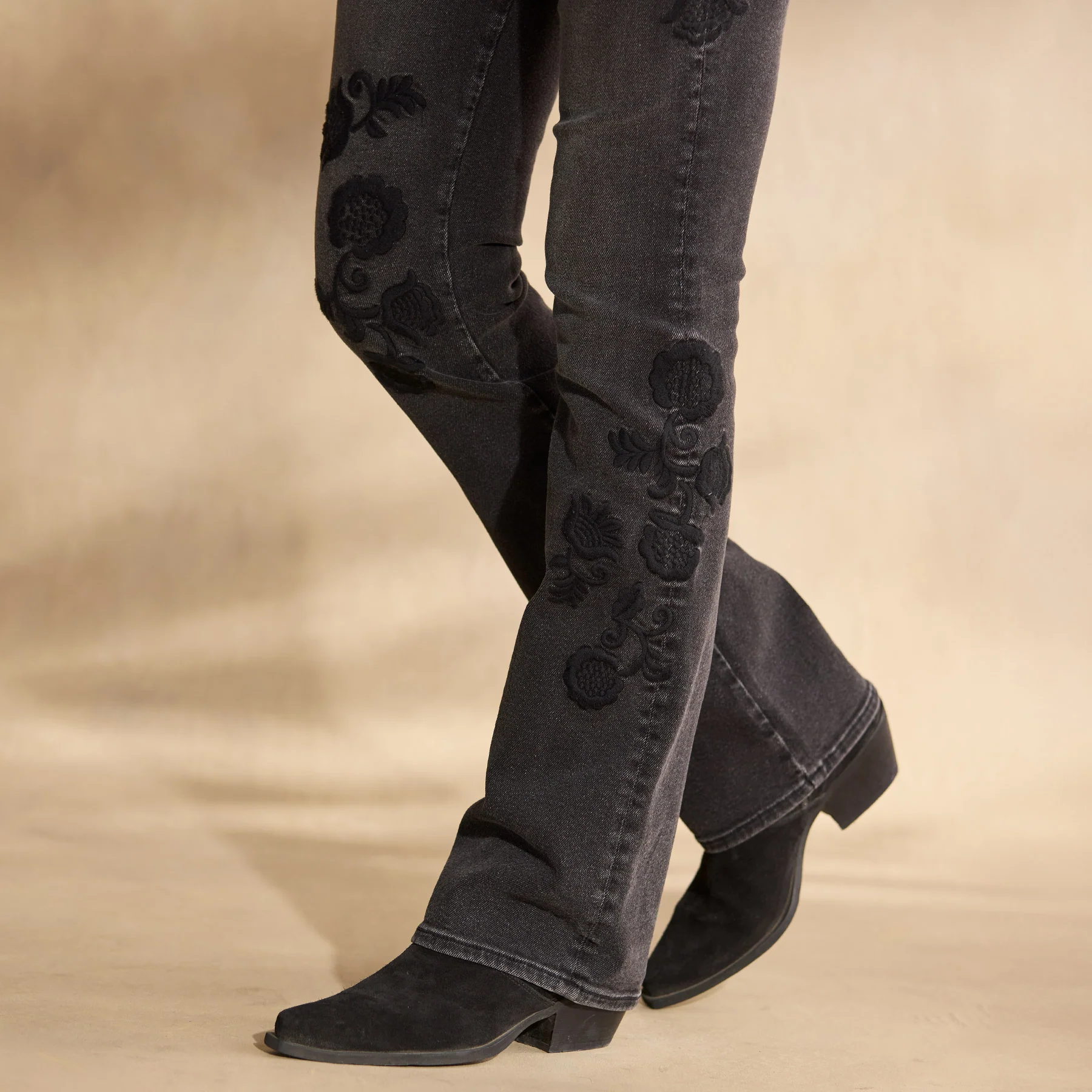 Janis Embroidered Kelly Jeans