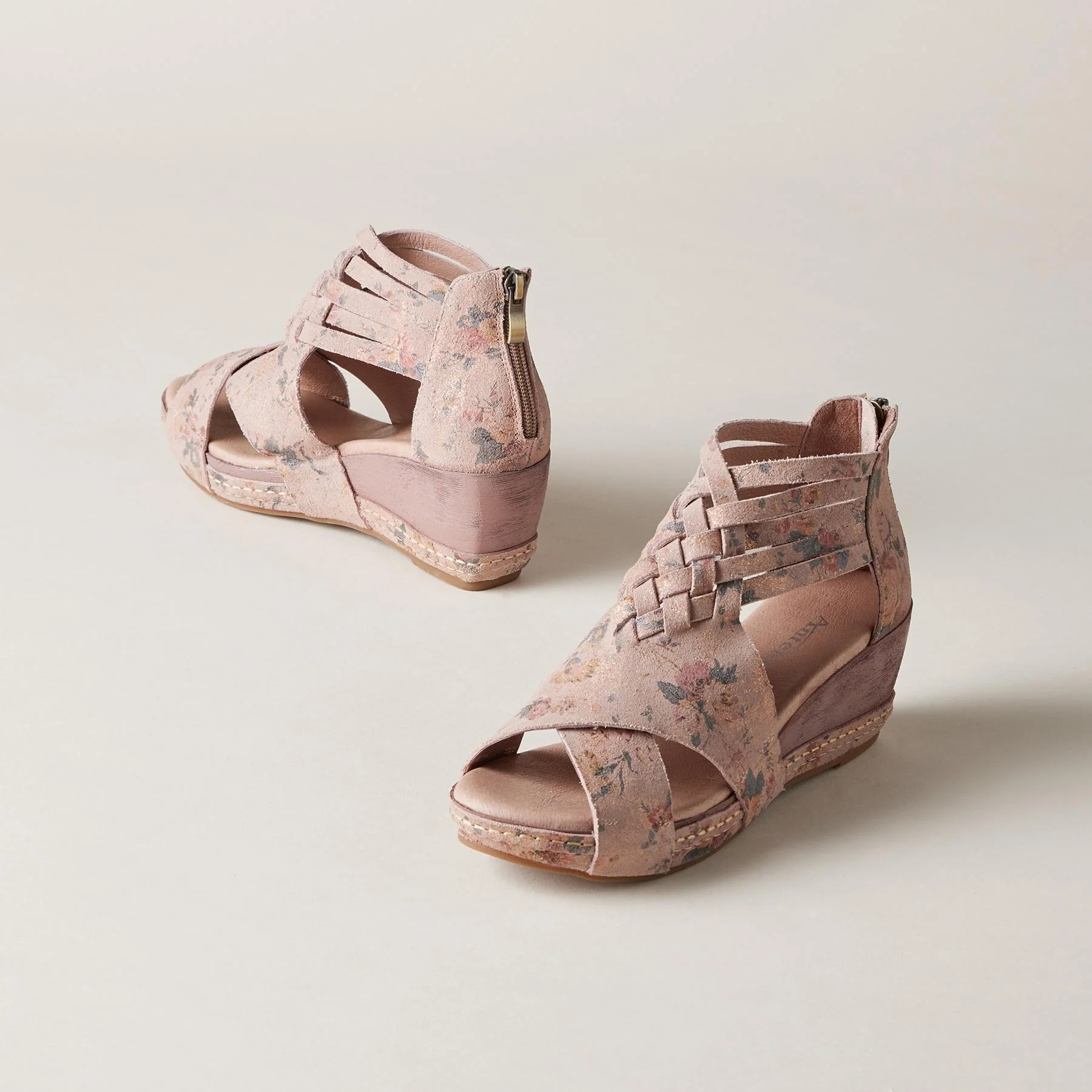Rowena Wedges