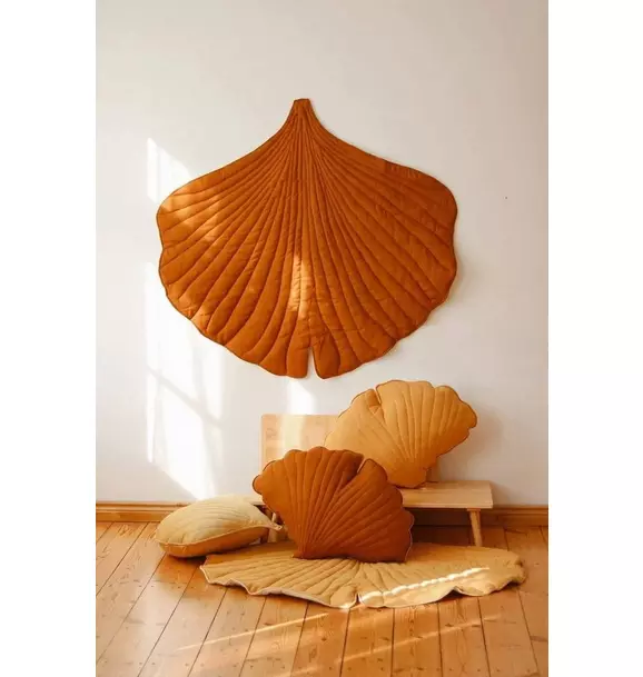 Linen “Caramel” Ginkgo Leaf Mat