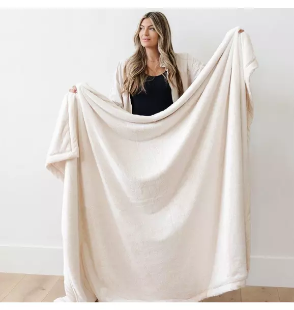 Lush Blanket in Natural