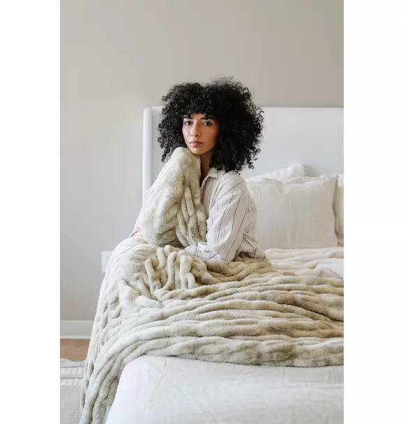 Double Ruched Throw Blanket in Sandshell Blend