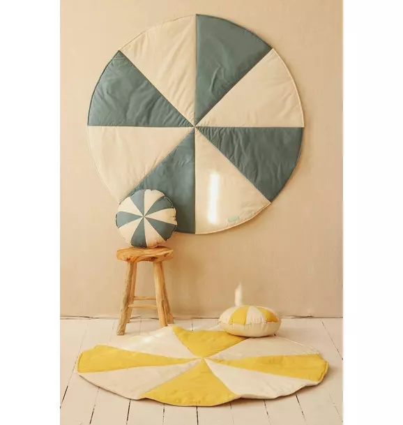 “Blue Candy” Round Patchwork Mat