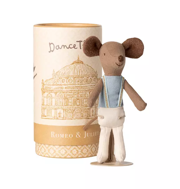 Ballet dancer mouse, Big brother