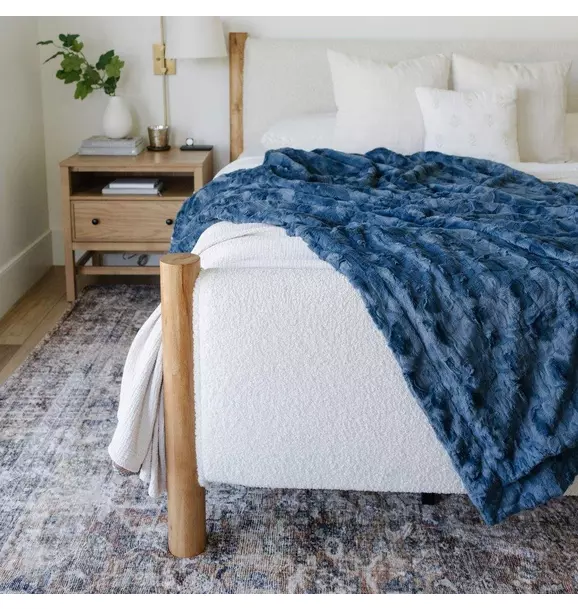 Patterned Faux Fur Throw Blanket in Indigo