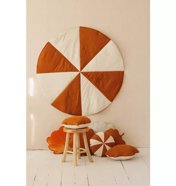 “Caramel Candy” Round Patchwork Mat