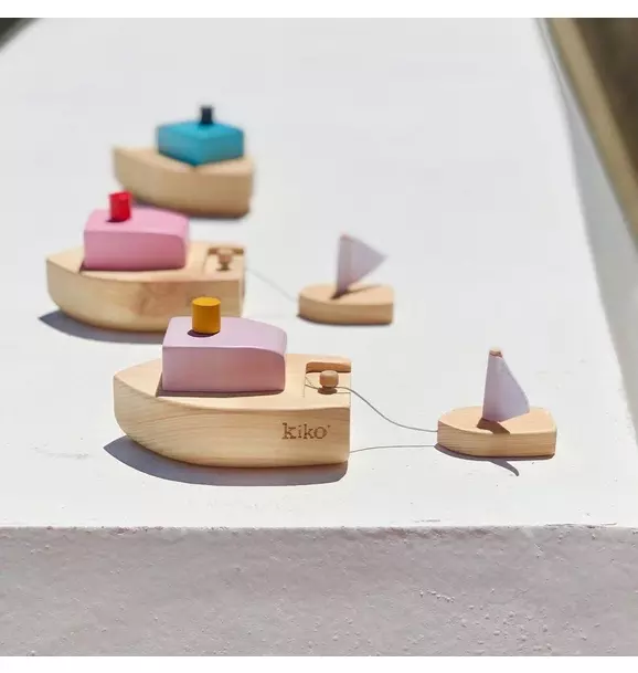 Ofune Wind-Up Wooden Boat - Lavender