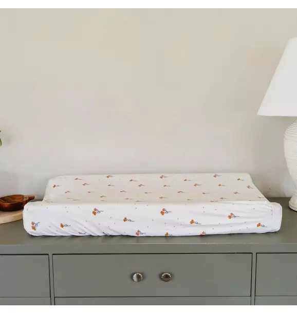 Floral Changing Cover