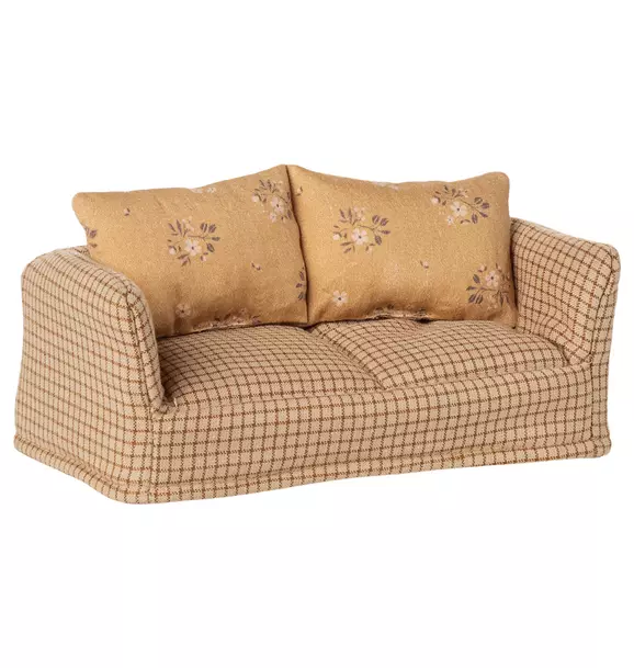 Couch, Mouse - Mable