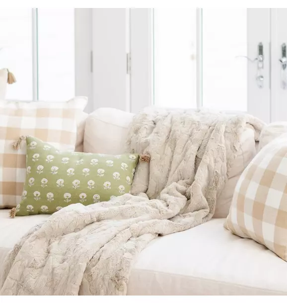 Patterned Faux Fur Throw Blanket in Buff