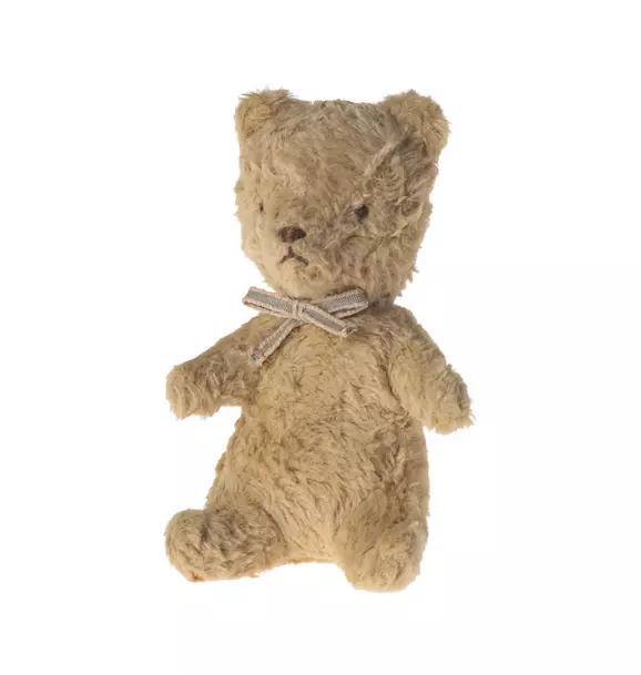 My first teddy - Sand