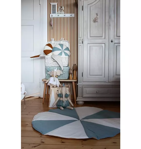 “Blue Candy” Round Patchwork Mat