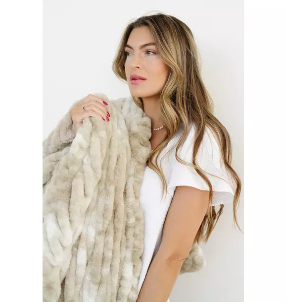 Double Ruched Throw Blanket in Sandshell Blend