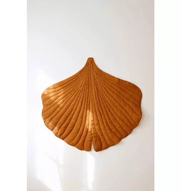 Linen “Caramel” Ginkgo Leaf Mat