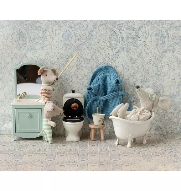 Bathtub, Mouse