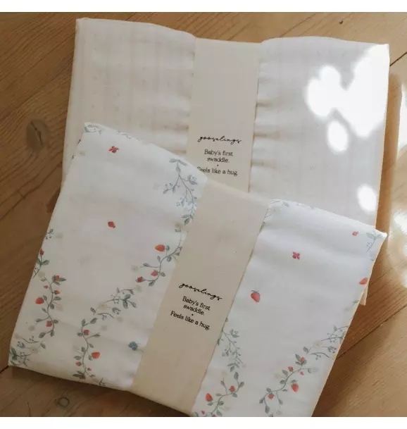 Botanical Berries Swaddle - Ivory