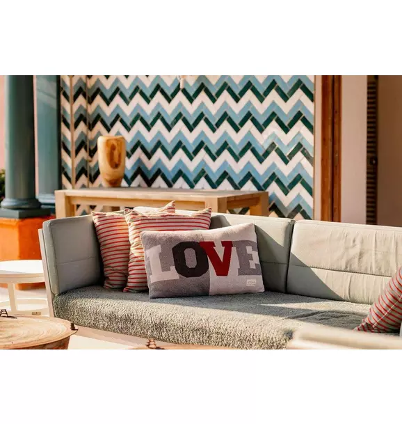 Love Pillow, Rust