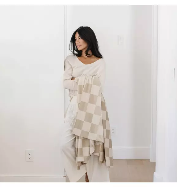 Minky Stretch Blanket in Neutral Checkered
