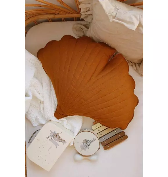 Linen “Caramel” Ginkgo Leaf Pillow