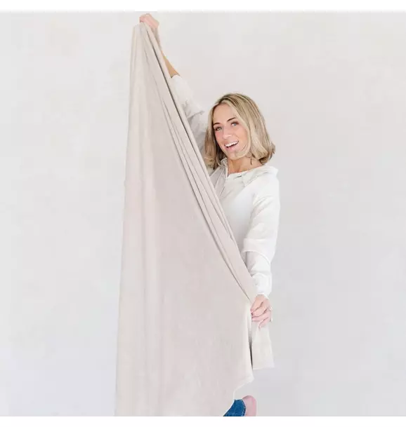 Minky Stretch Blanket in Buttermilk