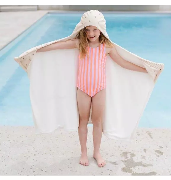 Hooded Towel in Tulip