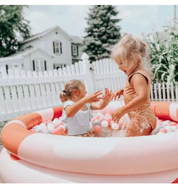 Kinky Splash Inflatable Pool