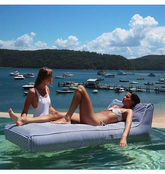 Luxe Lie-On Lounger: Le Weekend Navy