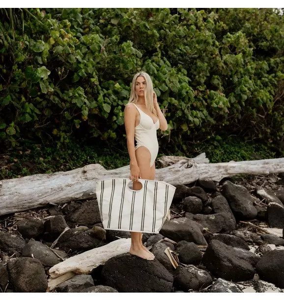 Carryall Beach Bag: Casa Tunisa