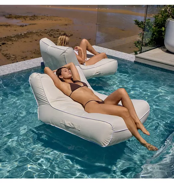 Luxe Floating Chair: Casa Cream