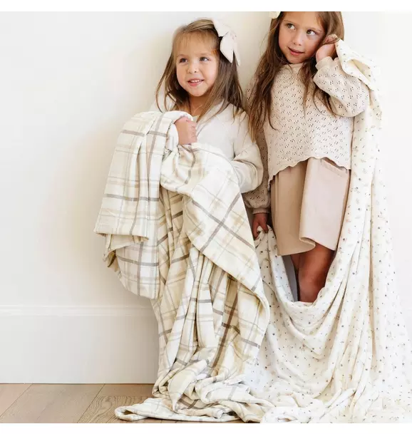 Minky Stretch Blanket in Plaid