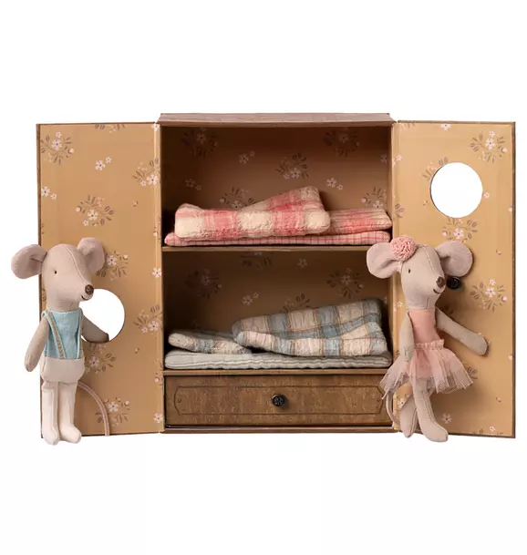 Ballet mice in dance studio, Little sister and brother