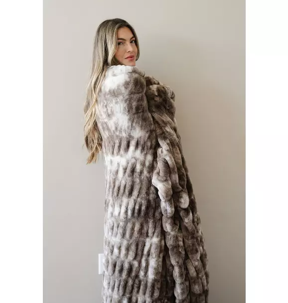 Double Ruched Throw Blanket in Chocolate Blend