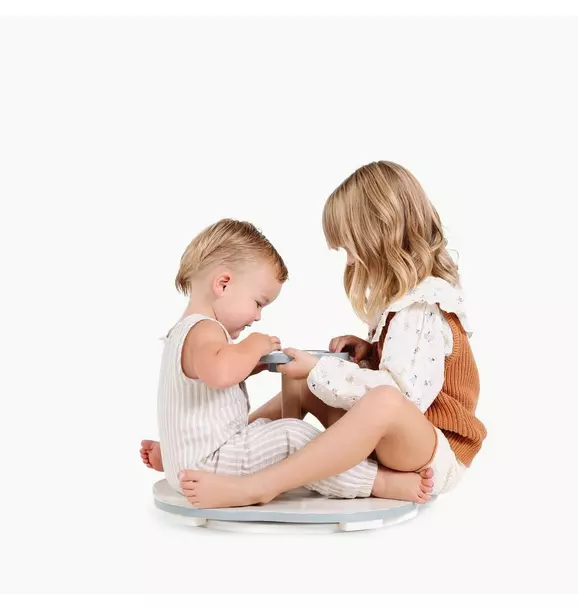 Ivory Sit and Spin