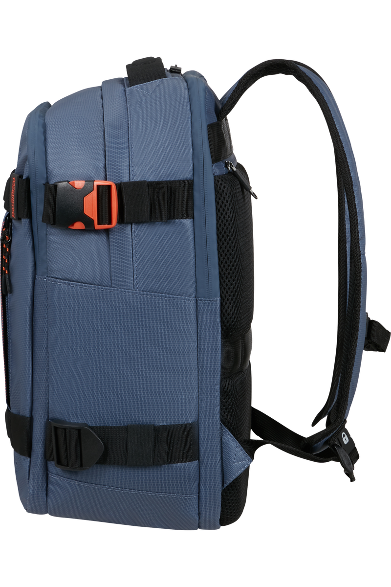 Urban Track 15.6'' Backpack 15.6"