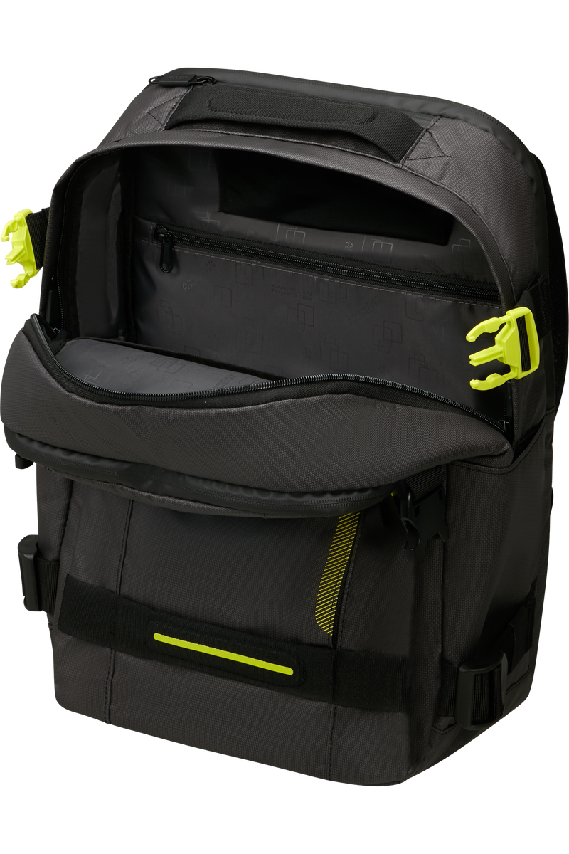 Urban Track 15.6'' Backpack 15.6"