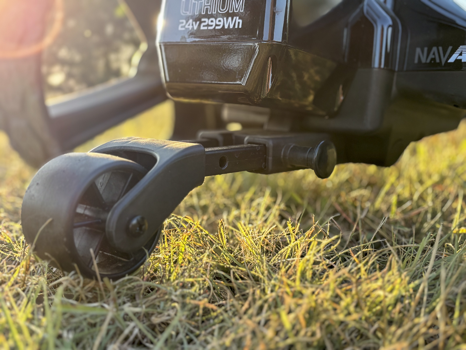 MGI Zip Navigator AT (All Terrain) Lithium Remote Control Golf Caddy