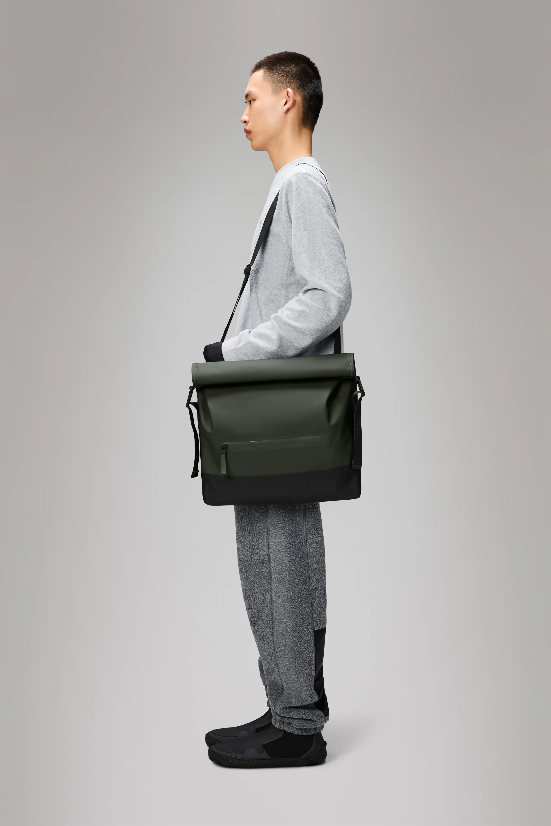 Trail Rolltop Messenger Bag