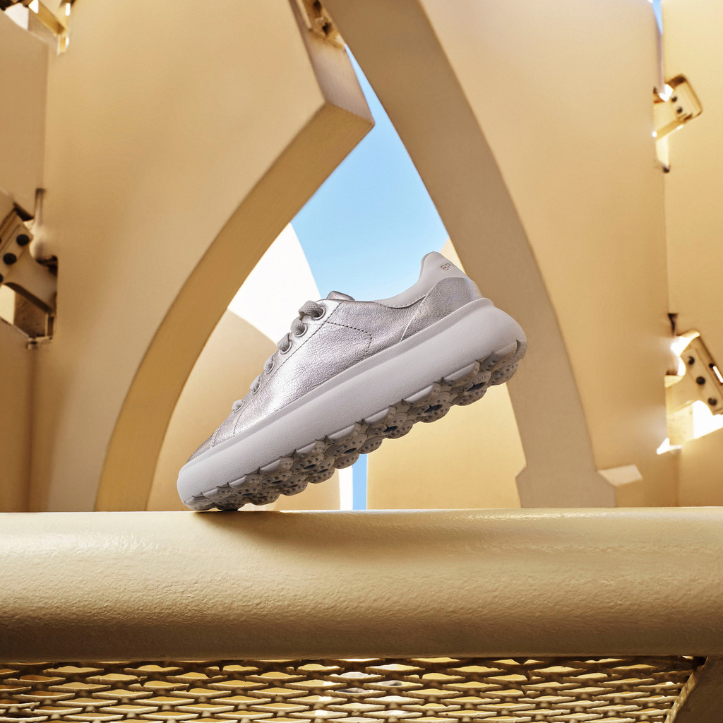 Spherica Ec4.1 Woman