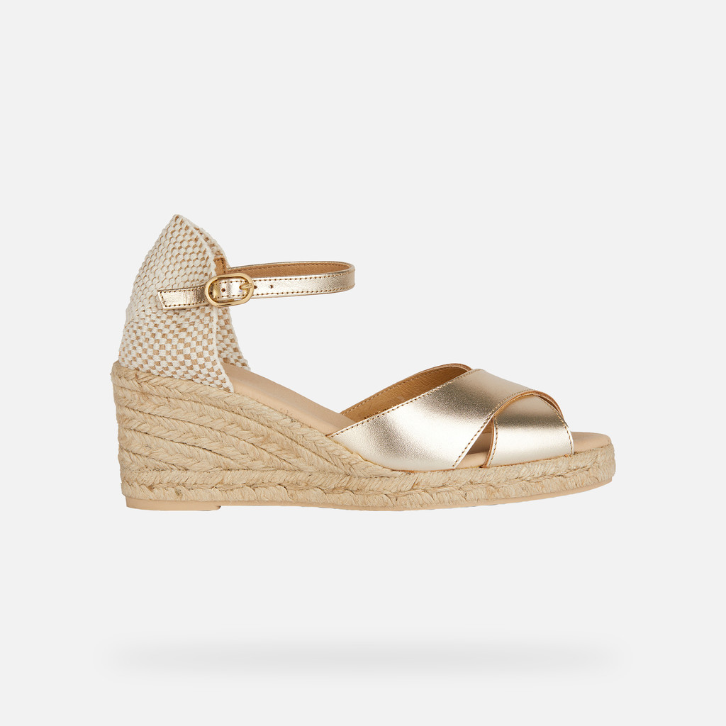 Gelsa Low Woman