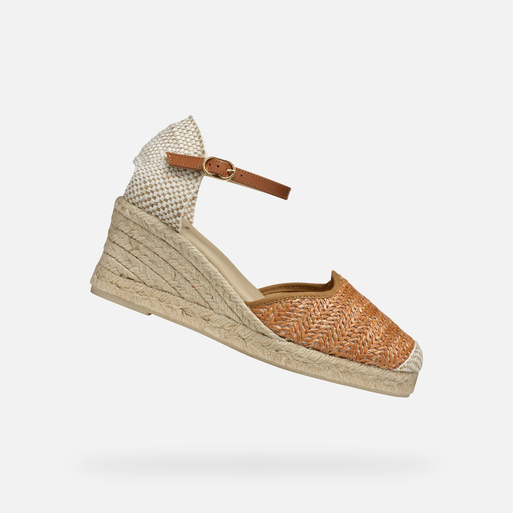 Gelsa Low Woman