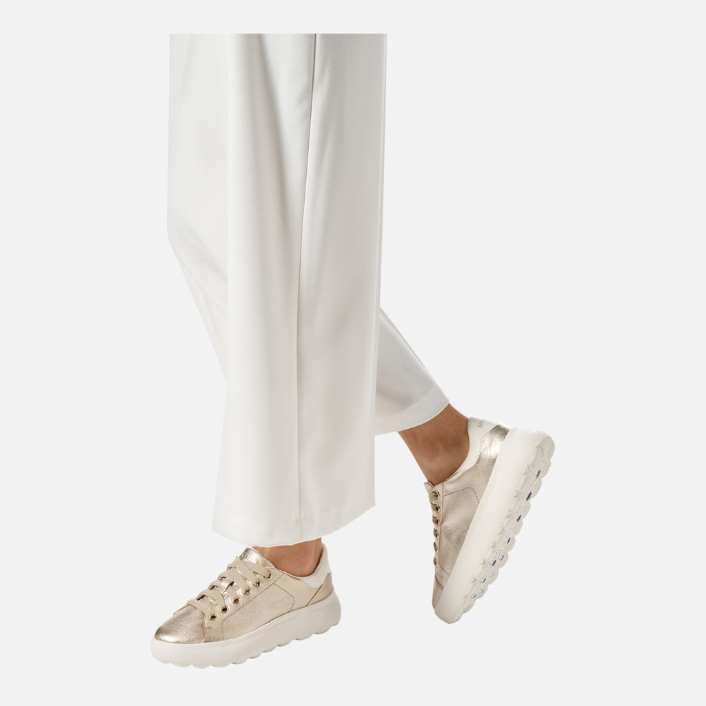 Spherica Ec4.1 Woman