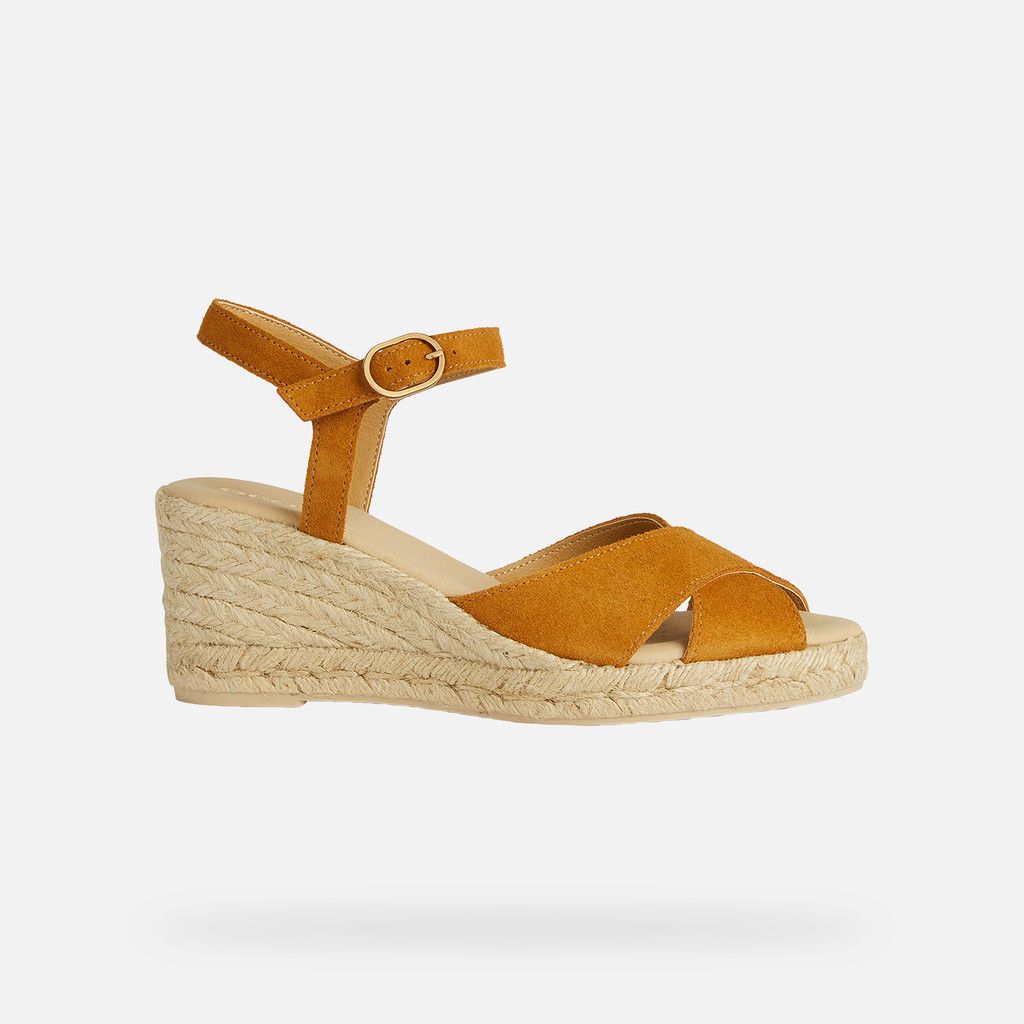 Gelsa Low Woman