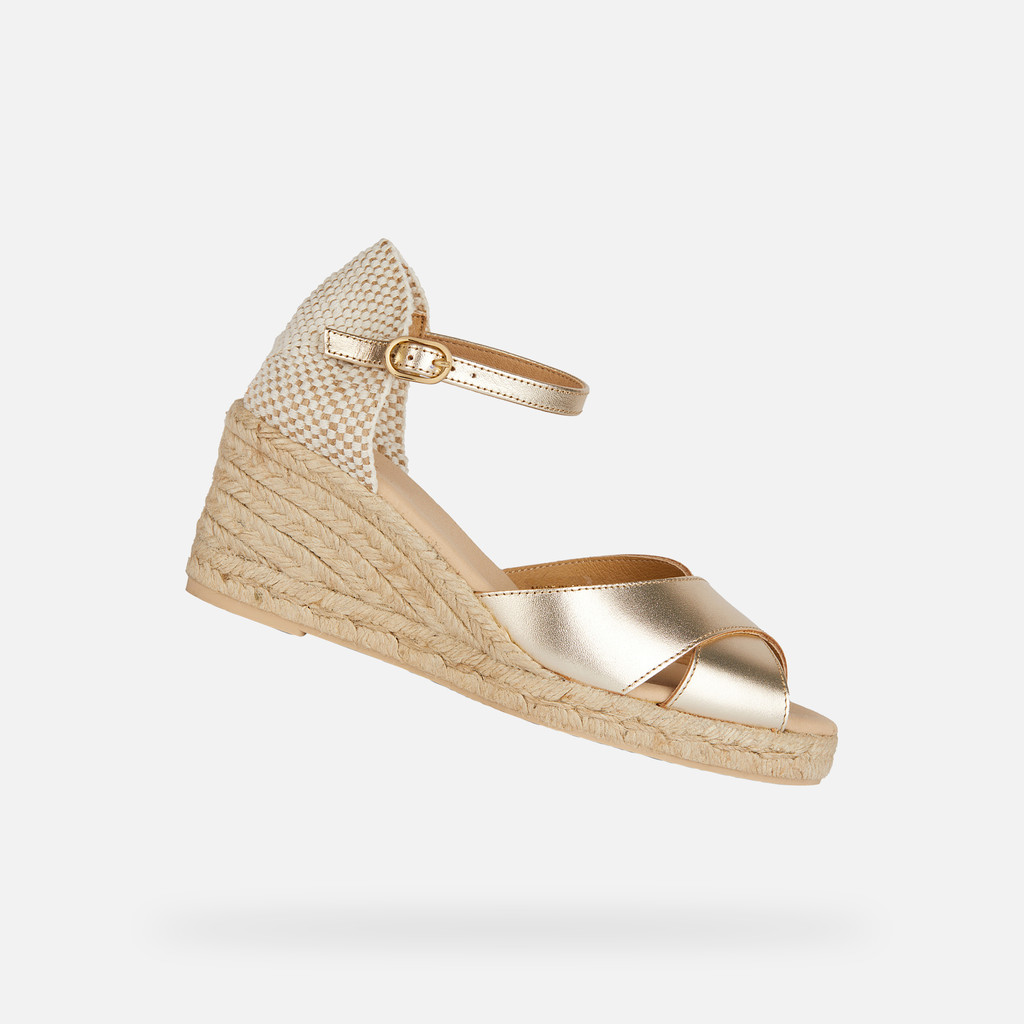 Gelsa Low Woman
