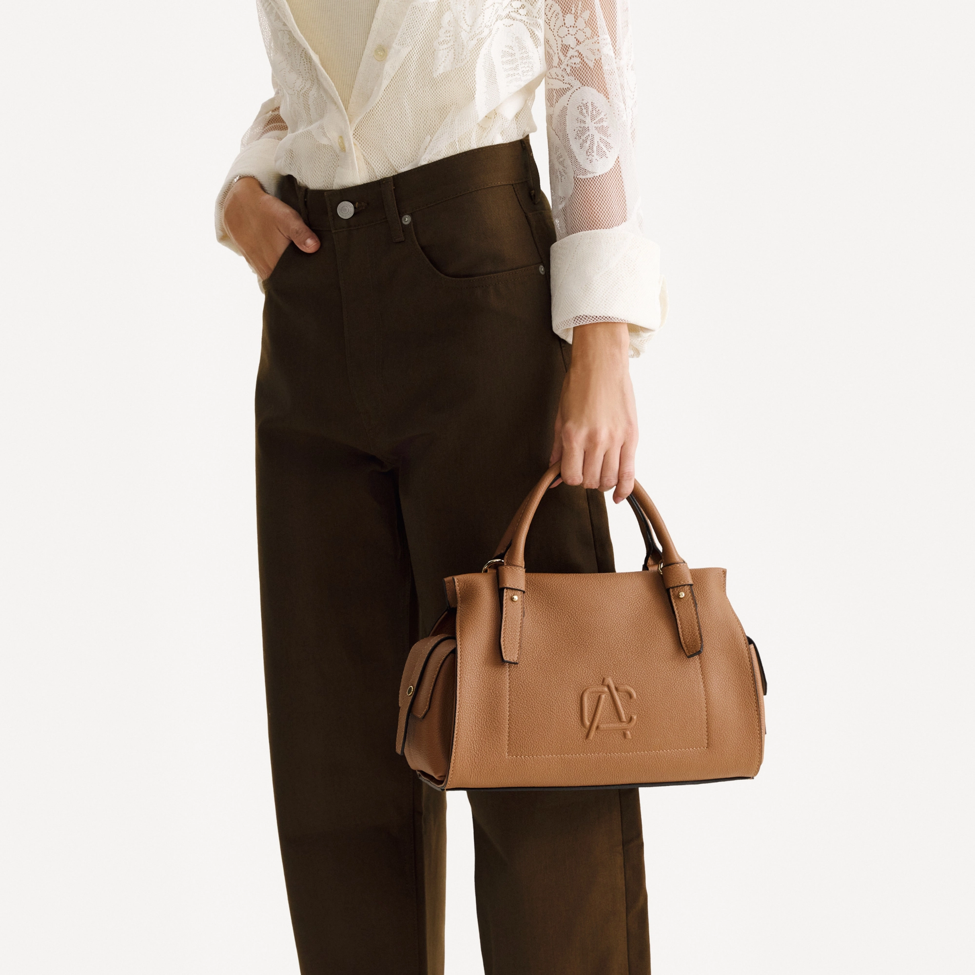 Women Leather Handbag BECA 02 BOTTALATO CUOIO