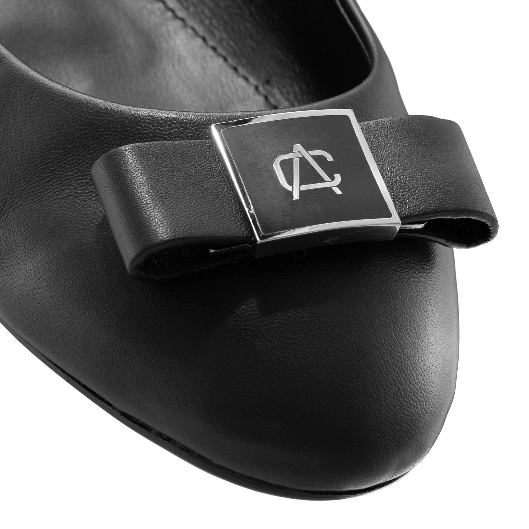 7560 Nappa Black