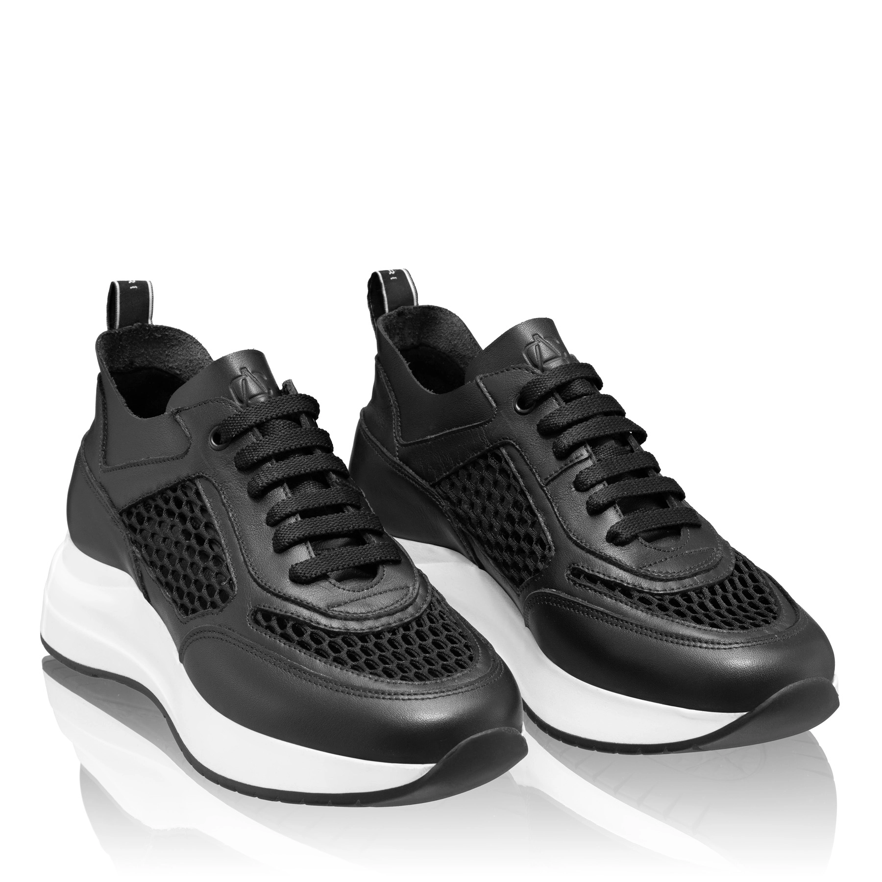 8132 Vitello+Black Mesh
