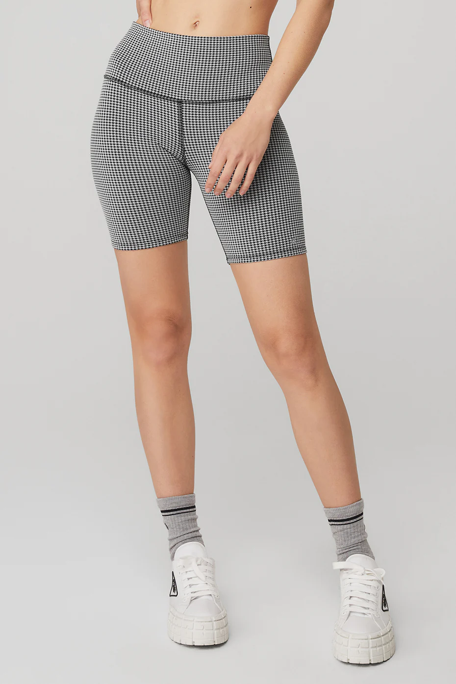 7 High-Waist Micro Houndstooth Biker Short - White/Black