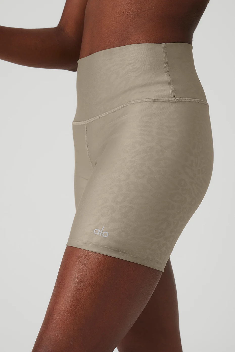 5 Airlift High-Waist Leopard Debossed Biker Short - Gravel