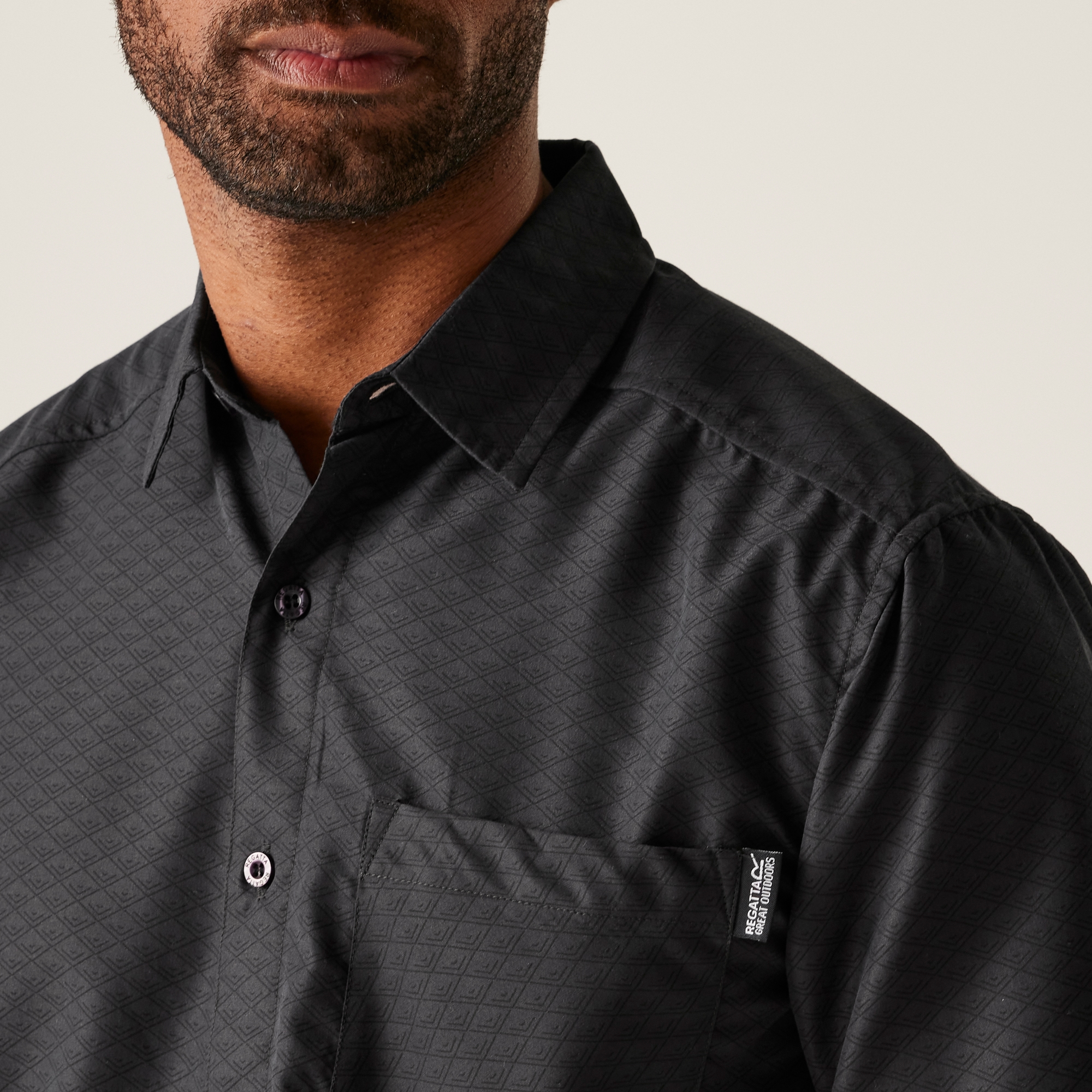 Men's Mindano IX Short Sleeve Shirt | Ash Triangle Print